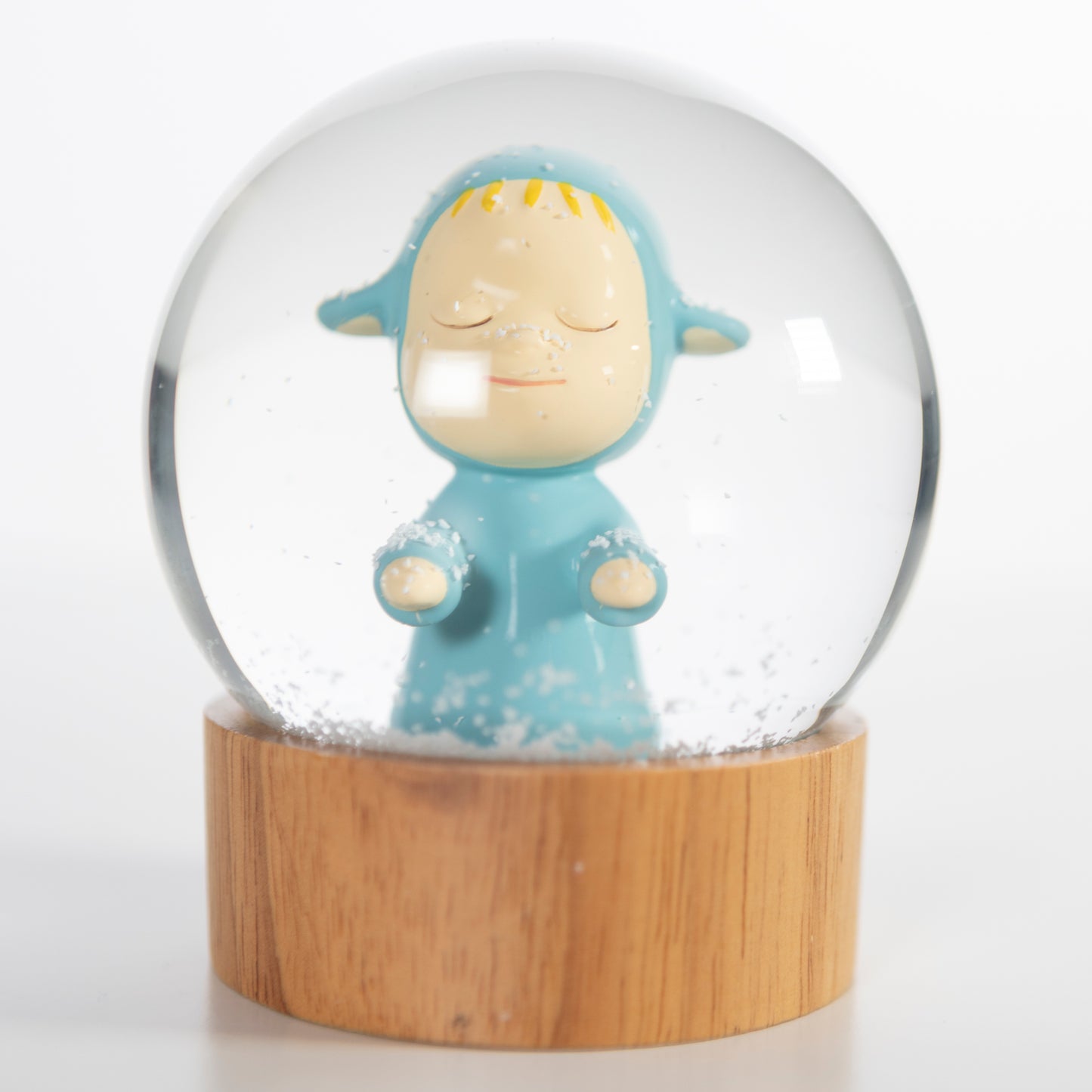 Yoshitomo Nara "Little Wanderer" snow globe [blue]