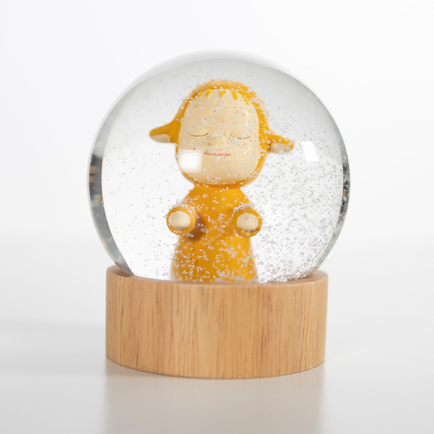 Yoshitomo Nara "Little Wanderer" snow globe [yellow]